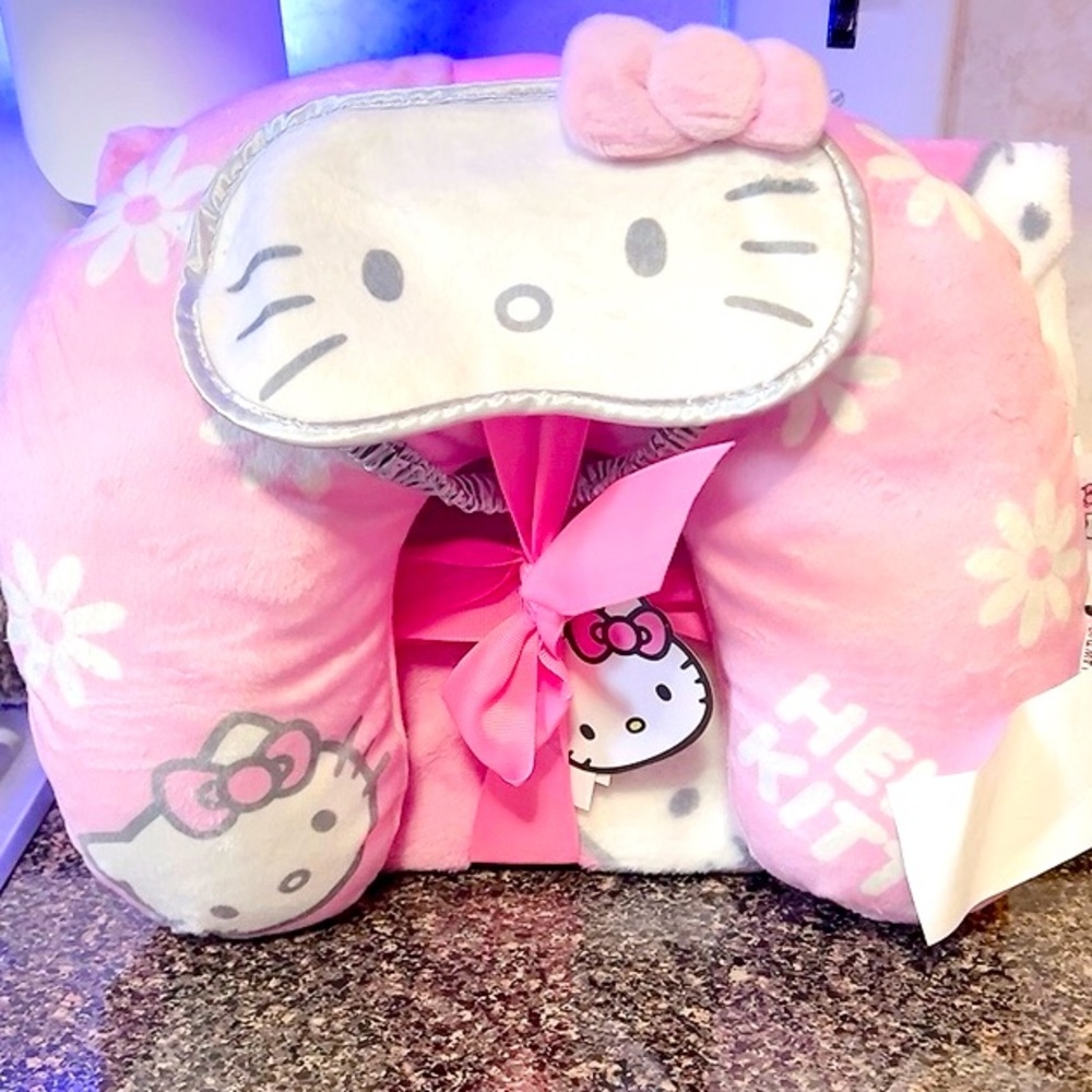 Hello Kitty Travel Set